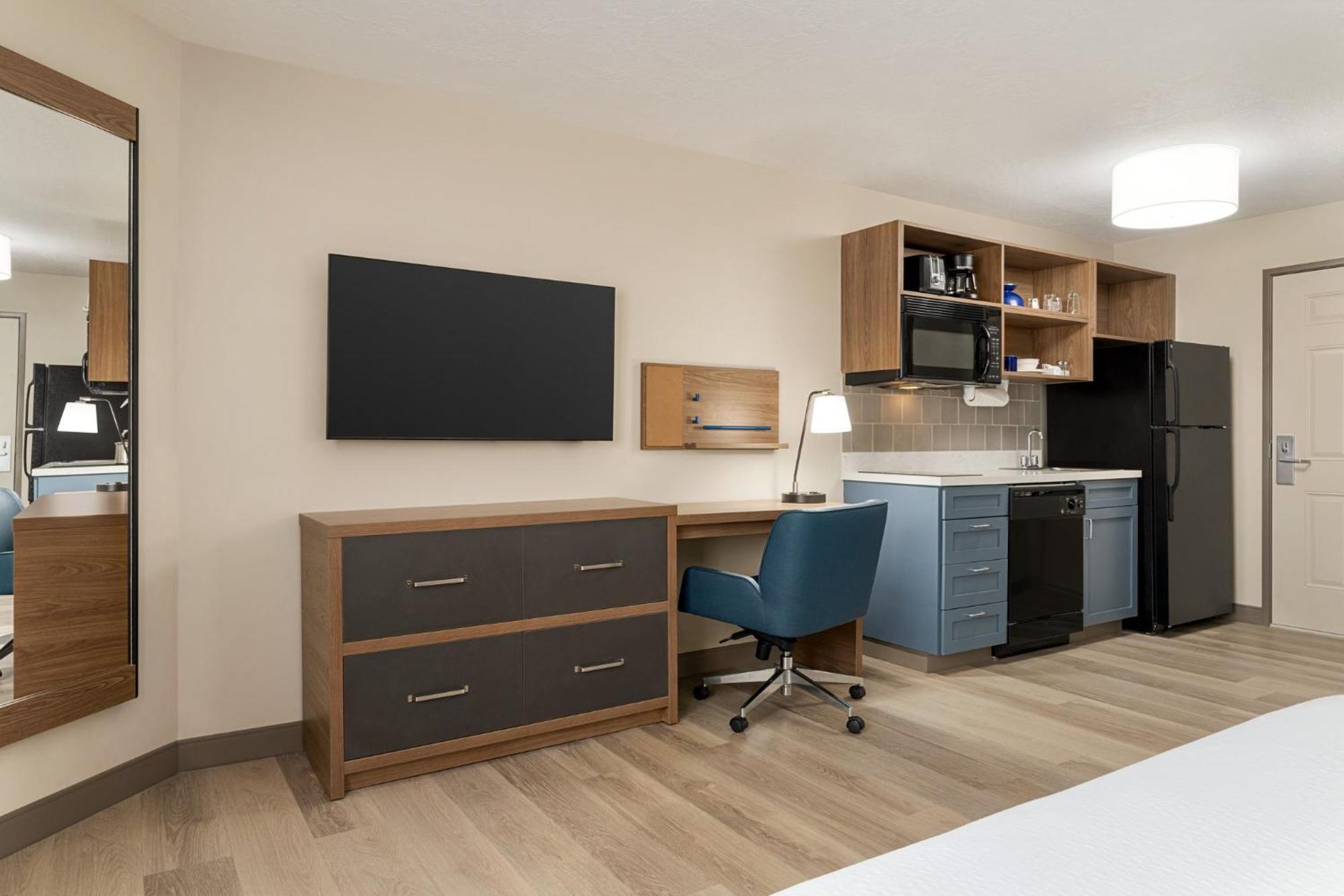 Candlewood Suites Boise - Towne Square By Ihg Exterior foto